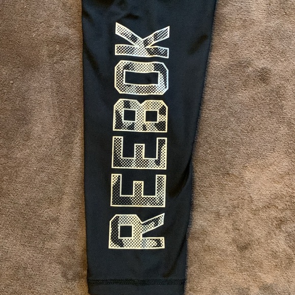 Reebok medium - Picture 2 of 6